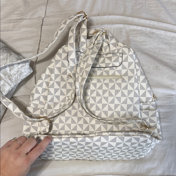Geometric Patterned Bag - Picture 2 of 4